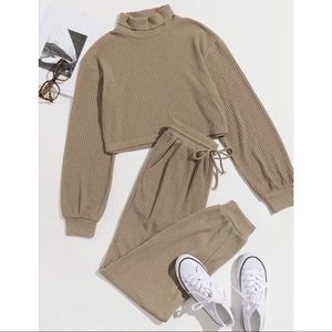 Funnel Neck Crop Top & Drawstring Waist Pants Set